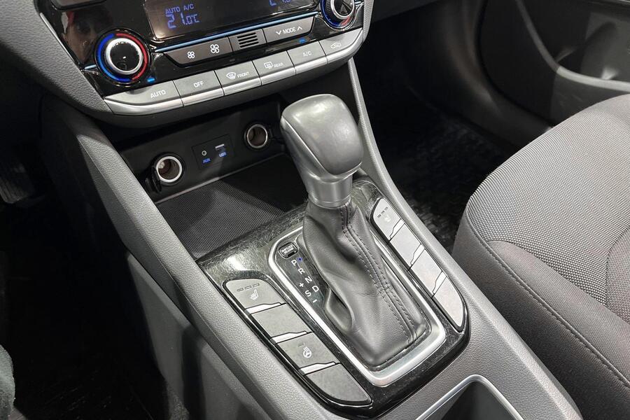 Hyundai IONIQ hybrid vaihtoauto