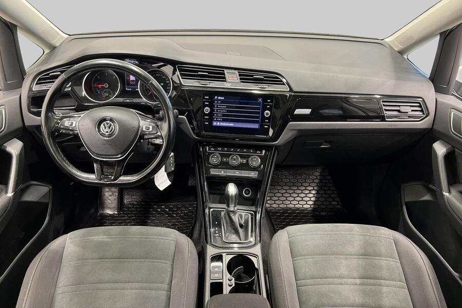 Volkswagen Touran vaihtoauto
