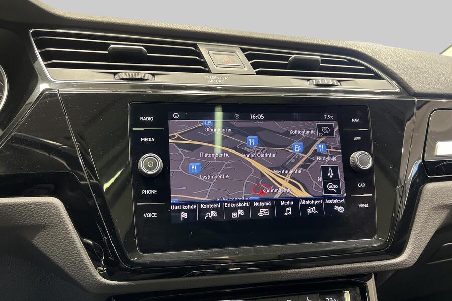 Volkswagen Touran vaihtoauto