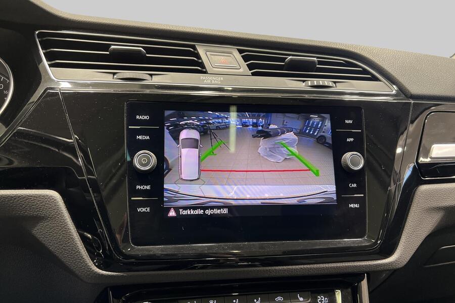 Volkswagen Touran vaihtoauto