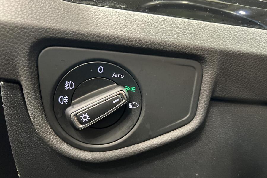 Volkswagen Touran vaihtoauto