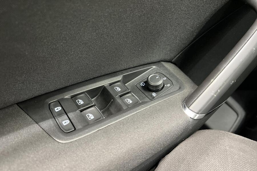 Volkswagen Touran vaihtoauto