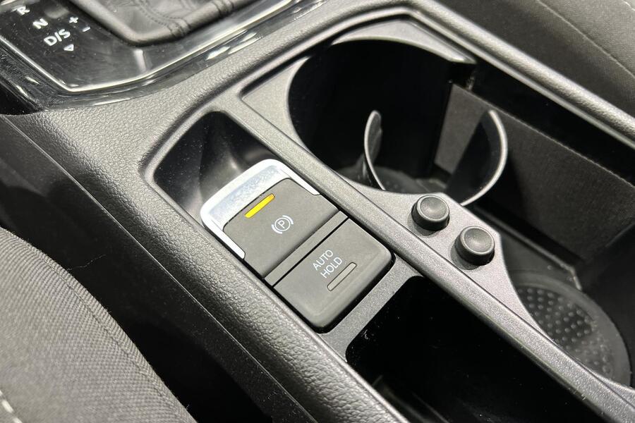 Volkswagen Touran vaihtoauto