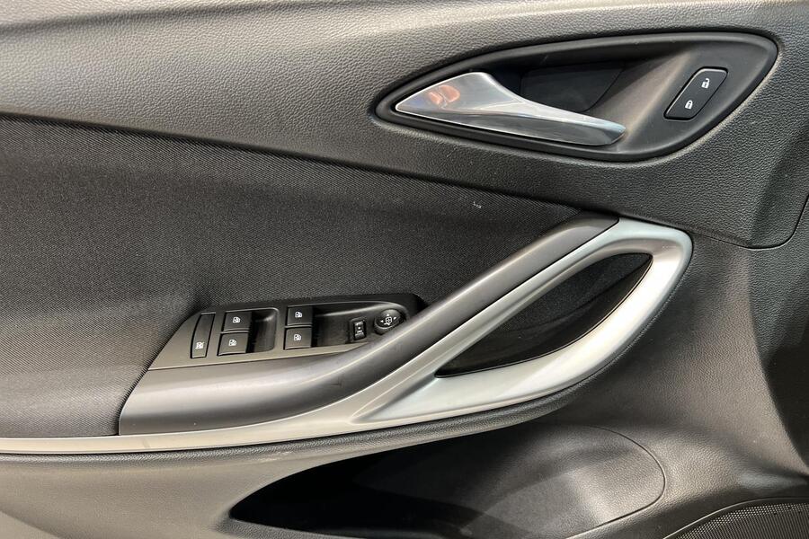 Opel Astra vaihtoauto