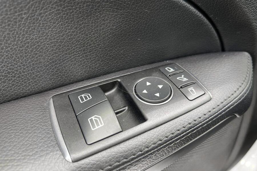 Mercedes-Benz SLK vaihtoauto