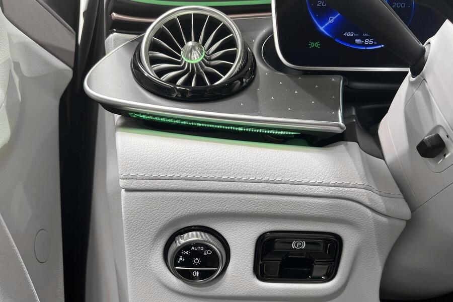 Mercedes-Benz EQE vaihtoauto