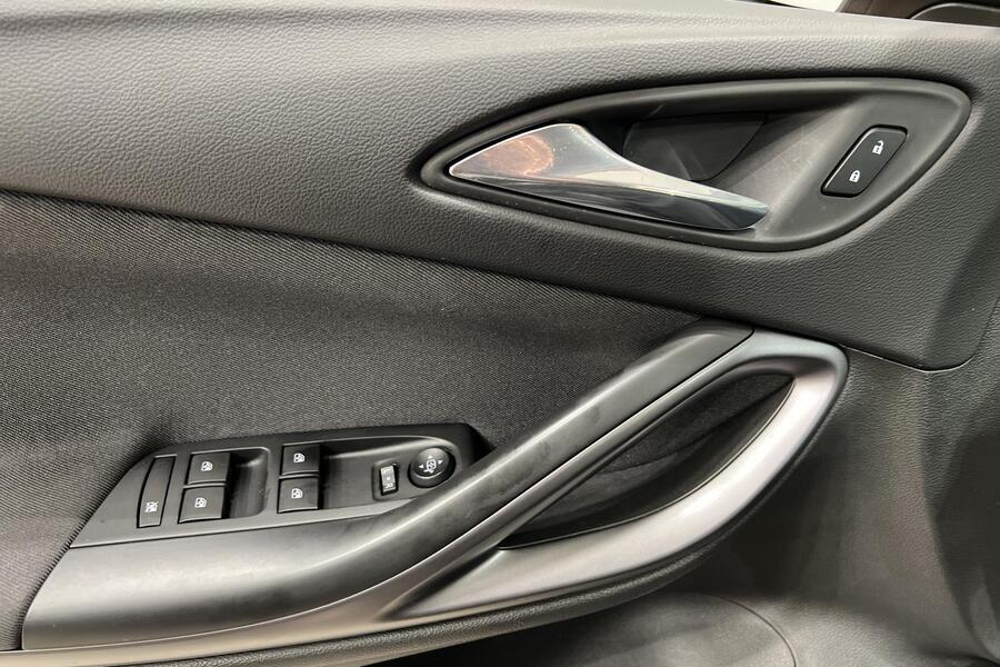 Opel Astra vaihtoauto