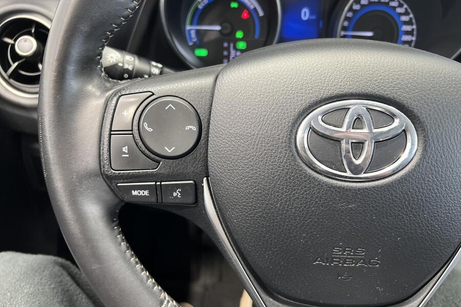Toyota Auris vaihtoauto