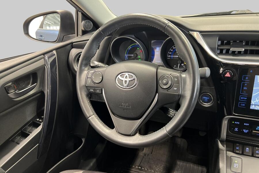 Toyota Auris vaihtoauto