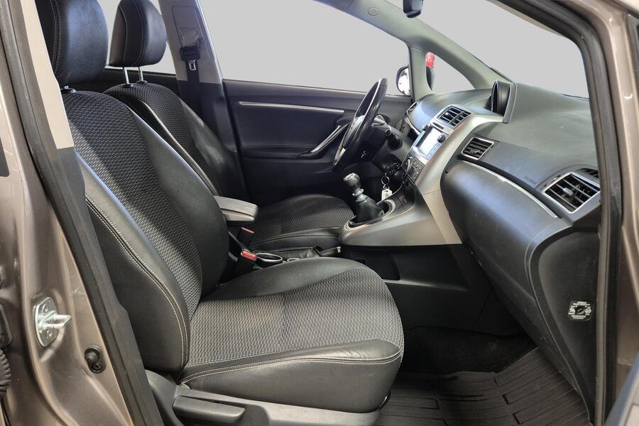 Toyota Verso vaihtoauto