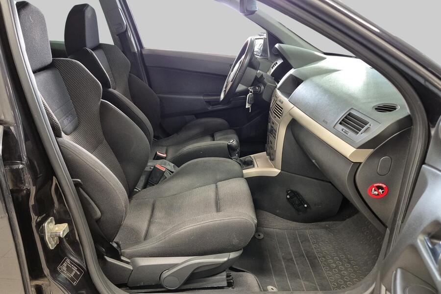 Opel Astra vaihtoauto