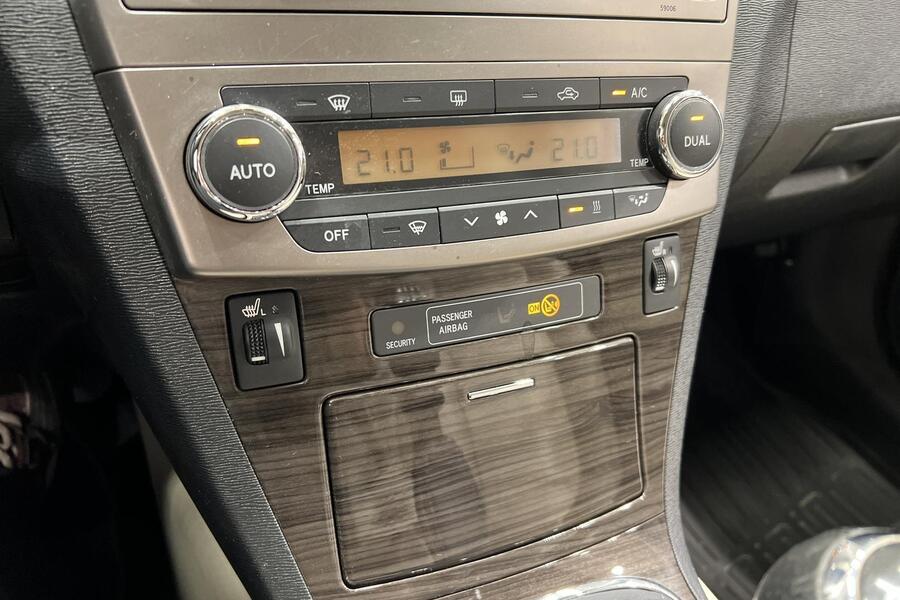 Toyota Avensis vaihtoauto