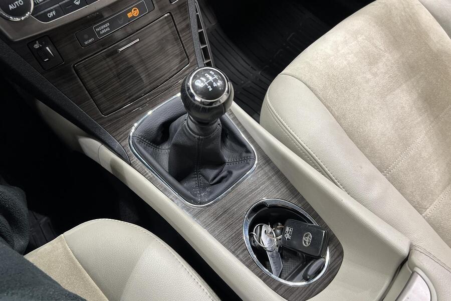 Toyota Avensis vaihtoauto