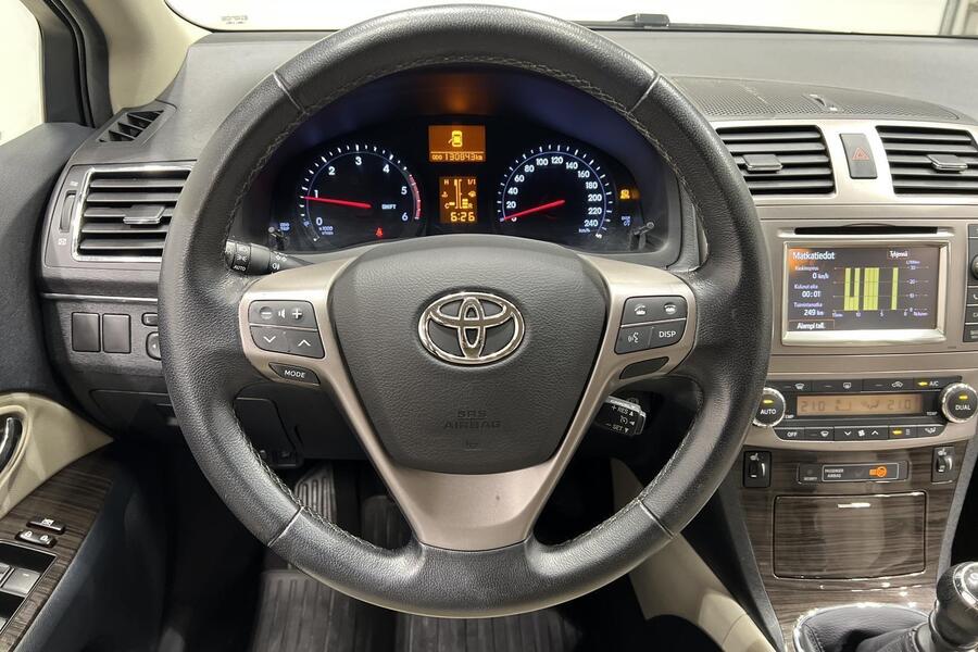 Toyota Avensis vaihtoauto