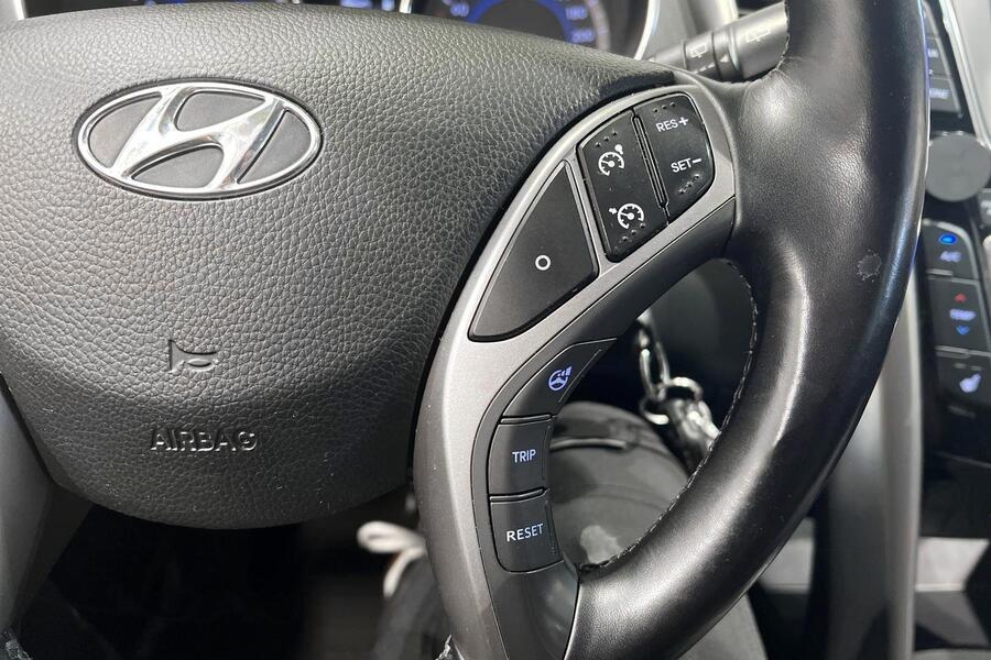 Hyundai i30 5d vaihtoauto