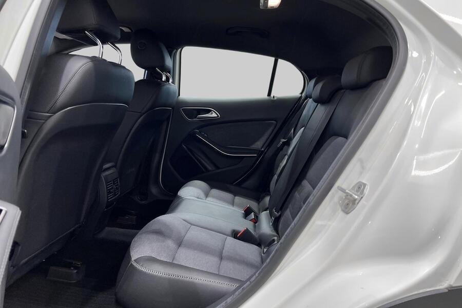 Mercedes-Benz GLA vaihtoauto
