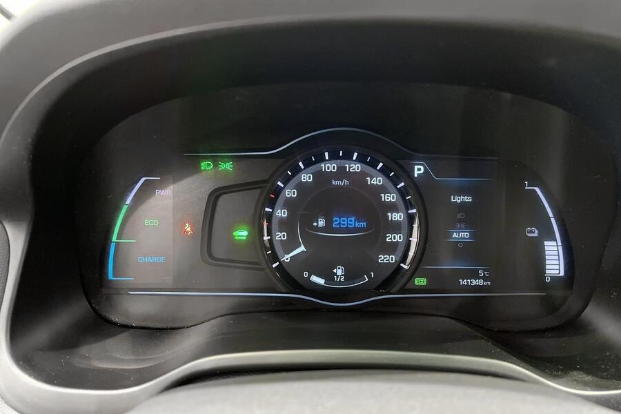 Hyundai IONIQ hybrid vaihtoauto