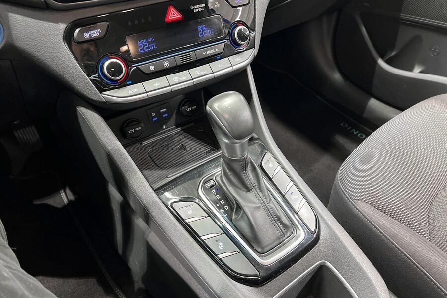 Hyundai IONIQ hybrid vaihtoauto