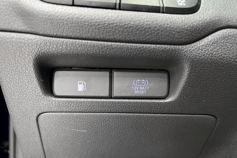 Hyundai IONIQ hybrid vaihtoauto