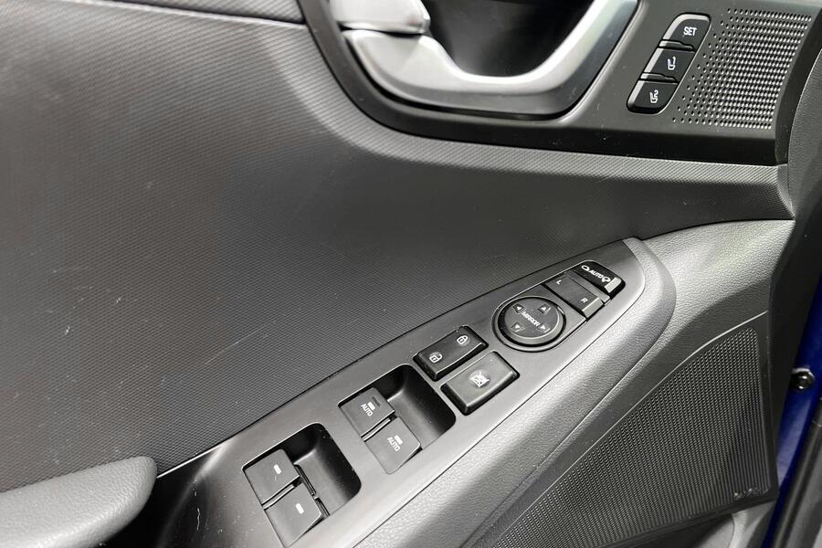 Hyundai IONIQ hybrid vaihtoauto