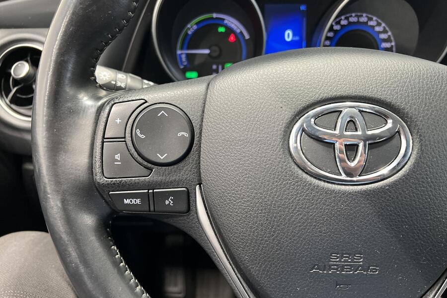 Toyota Auris vaihtoauto