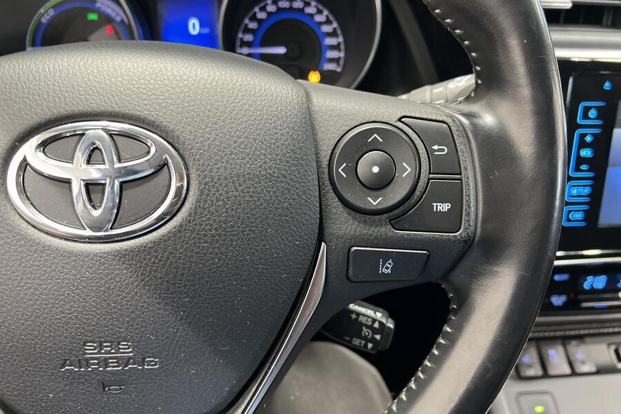 Toyota Auris vaihtoauto