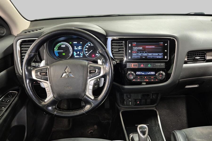 Mitsubishi Outlander PHEV vaihtoauto