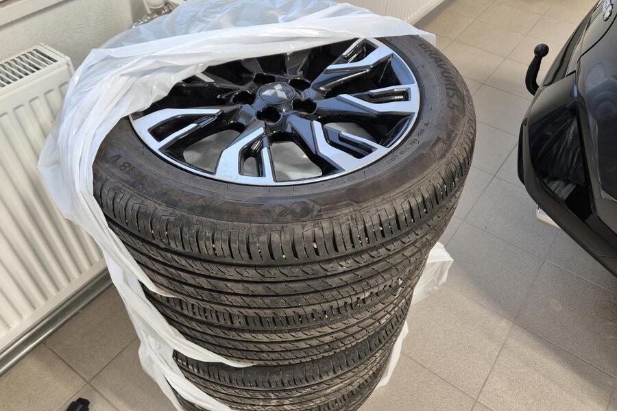 Mitsubishi Outlander PHEV vaihtoauto