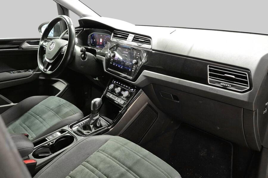 Volkswagen Touran vaihtoauto