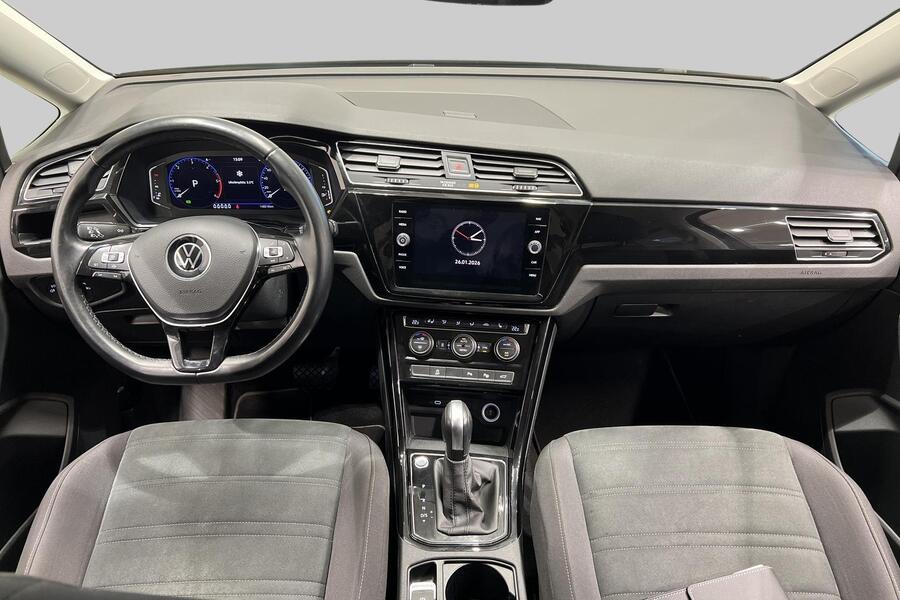 Volkswagen Touran vaihtoauto