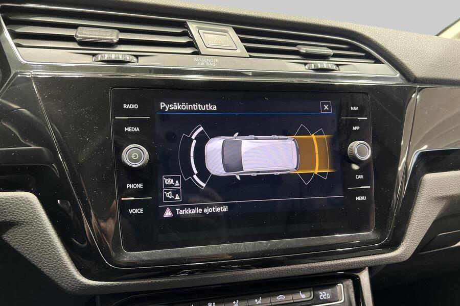 Volkswagen Touran vaihtoauto