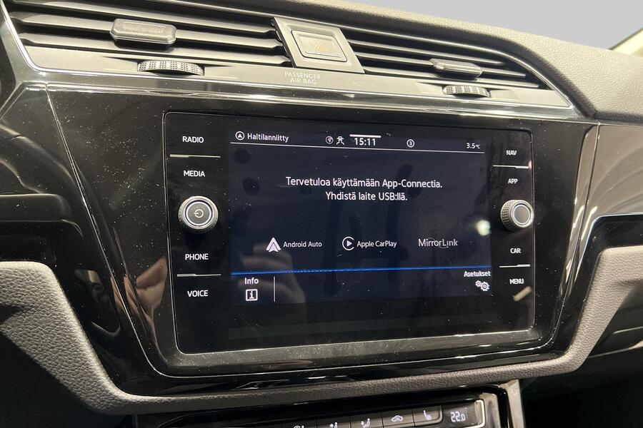 Volkswagen Touran vaihtoauto