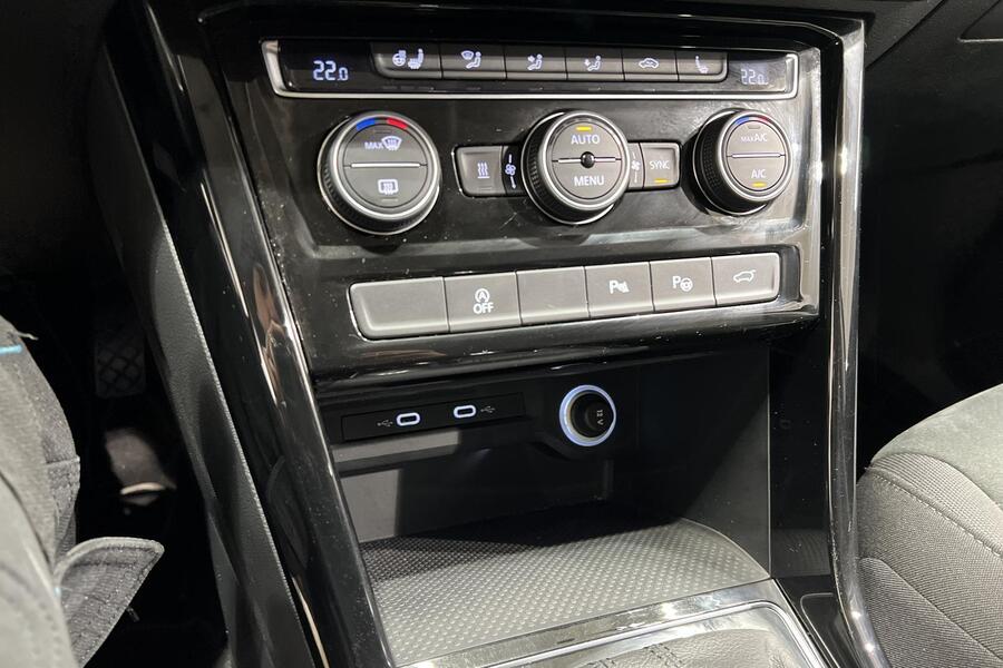 Volkswagen Touran vaihtoauto