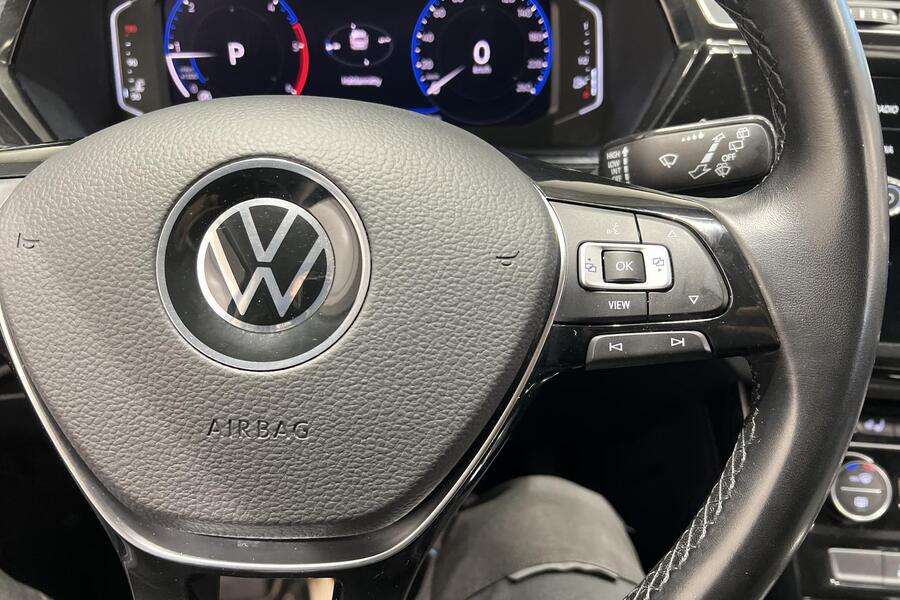 Volkswagen Touran vaihtoauto