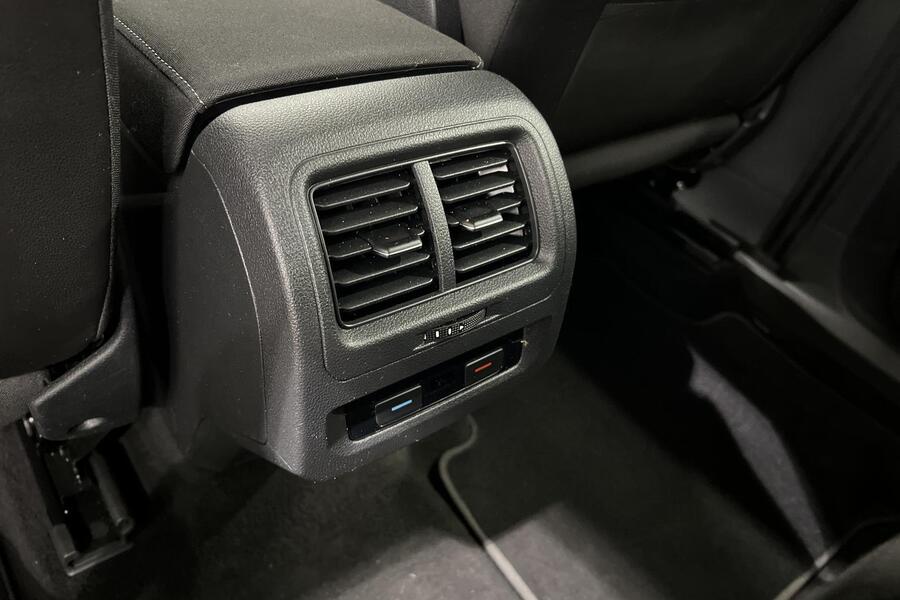 Volkswagen Touran vaihtoauto