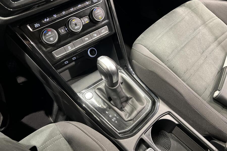 Volkswagen Touran vaihtoauto