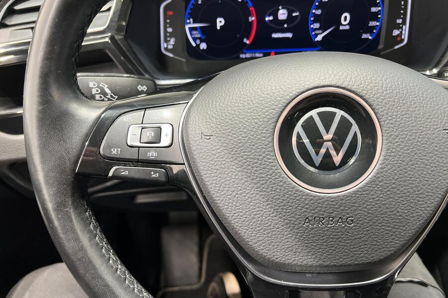 Volkswagen Touran vaihtoauto