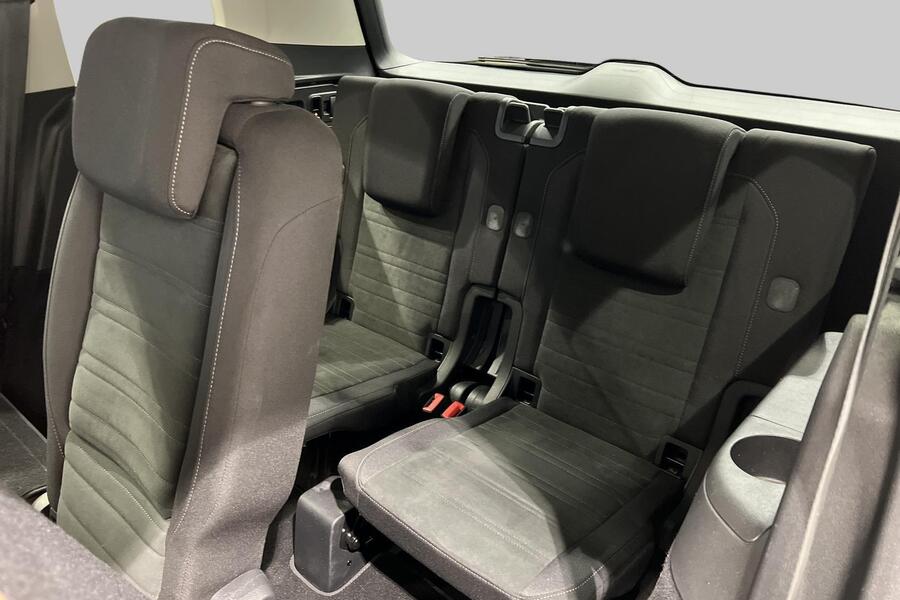 Volkswagen Touran vaihtoauto