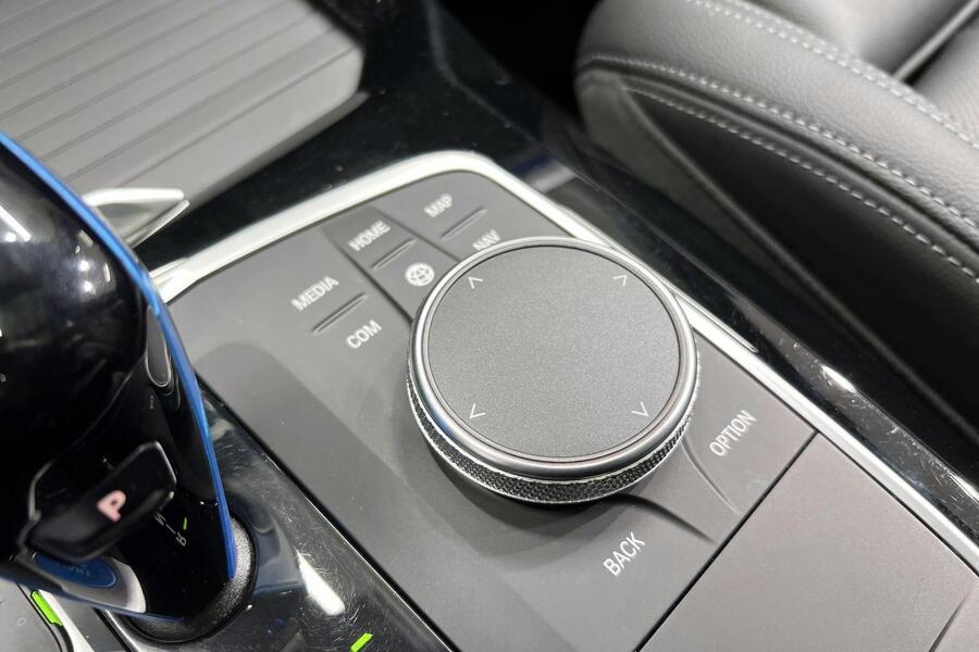 BMW iX3 vaihtoauto