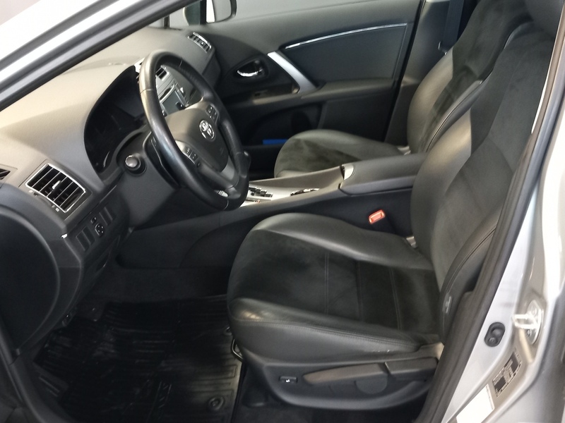 Toyota Avensis vaihtoauto