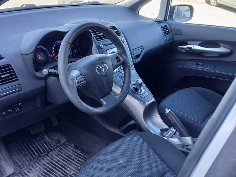 Toyota Auris vaihtoauto