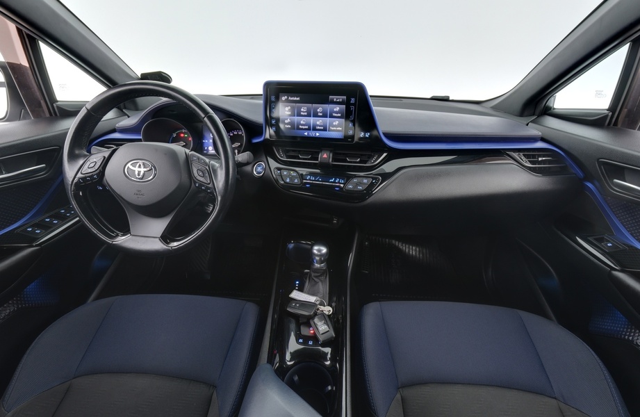 Toyota C-HR vaihtoauto