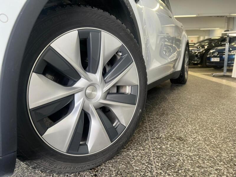 Tesla Model Y vaihtoauto