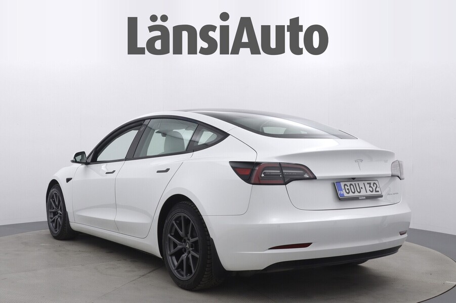 Tesla Model 3 vaihtoauto