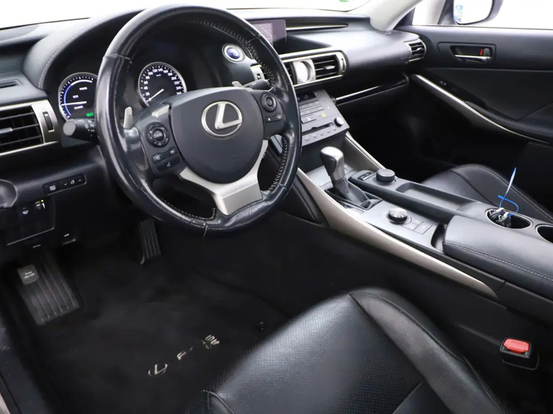 Lexus IS vaihtoauto