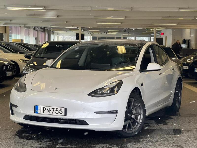 Tesla Model 3 vaihtoauto
