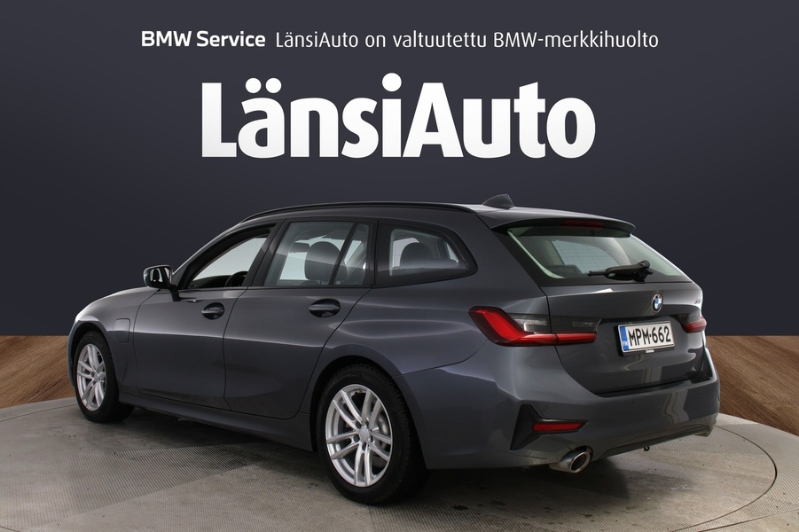 BMW 330 vaihtoauto