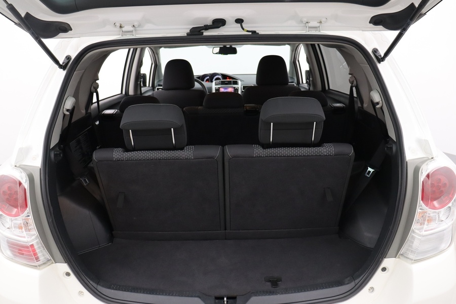 Toyota Verso vaihtoauto