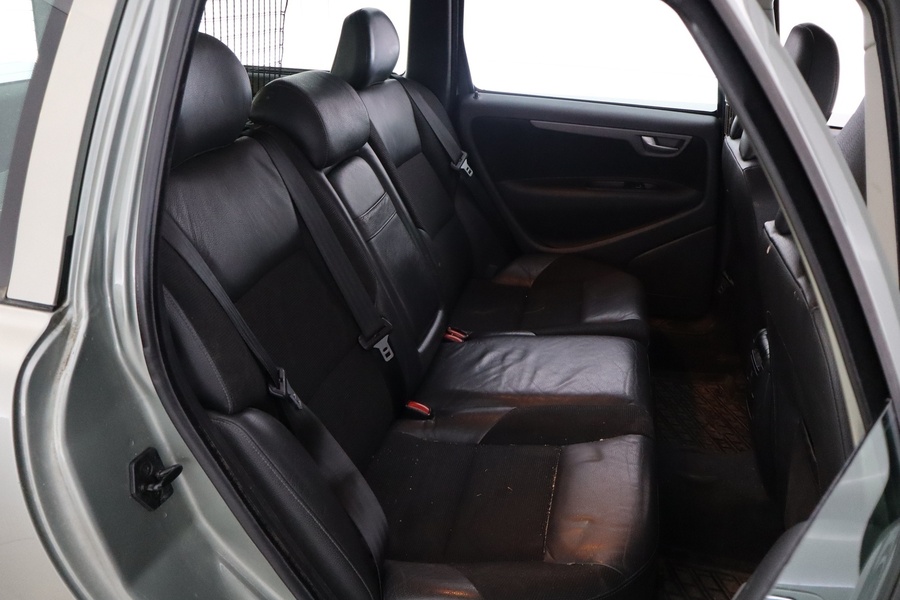 Volvo V70 vaihtoauto