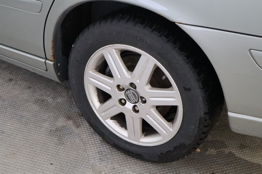 Volvo V70 vaihtoauto